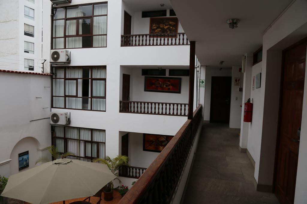 Hotel Miraflores Lodge Lima Bagian luar foto